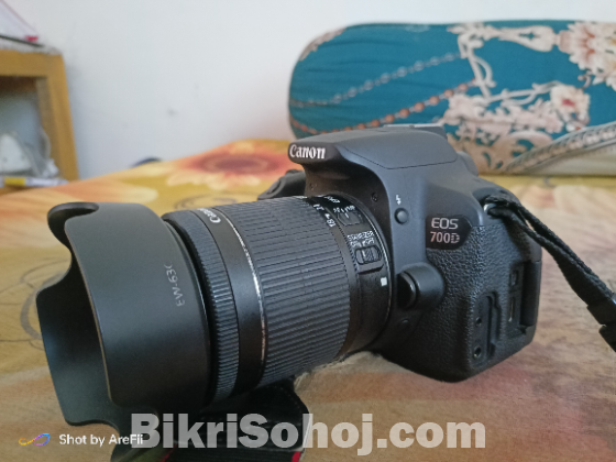 Canon 700D with kit lens